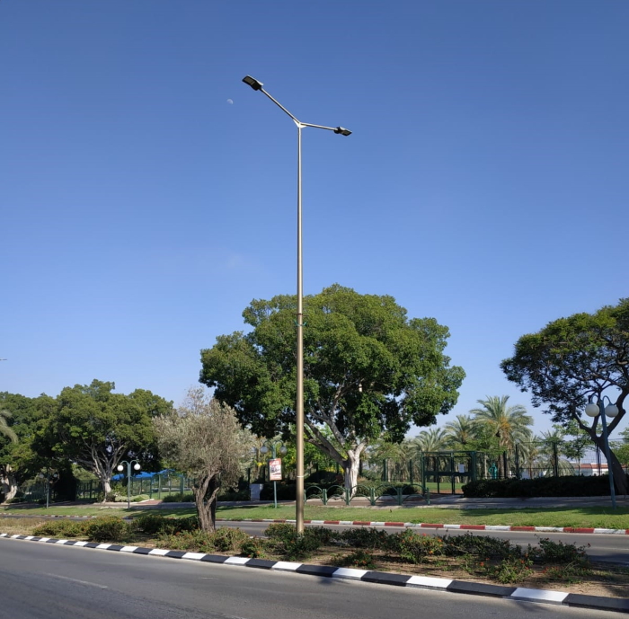 גופי התאורה החדשים בבן יהודה צילום יום
