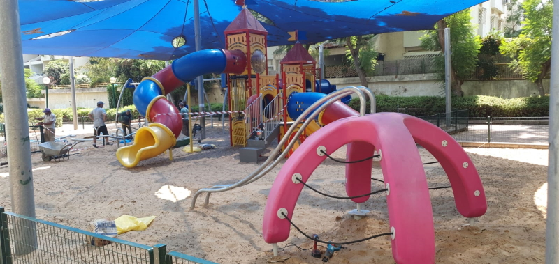 גן גלר המשודרג בעת התקנת המתקנים החדשים