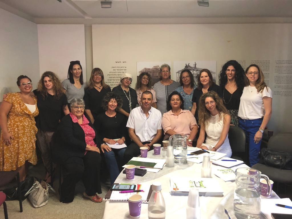 ראש העיר רפי סער עם פורום יועצות לשוויון מגדרי בכפר סבא 