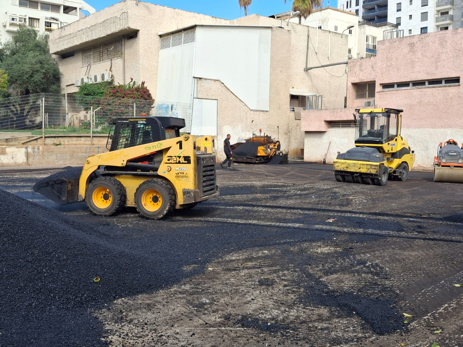 מגרש הספורט ברחוב נחשון במהלך העבודות