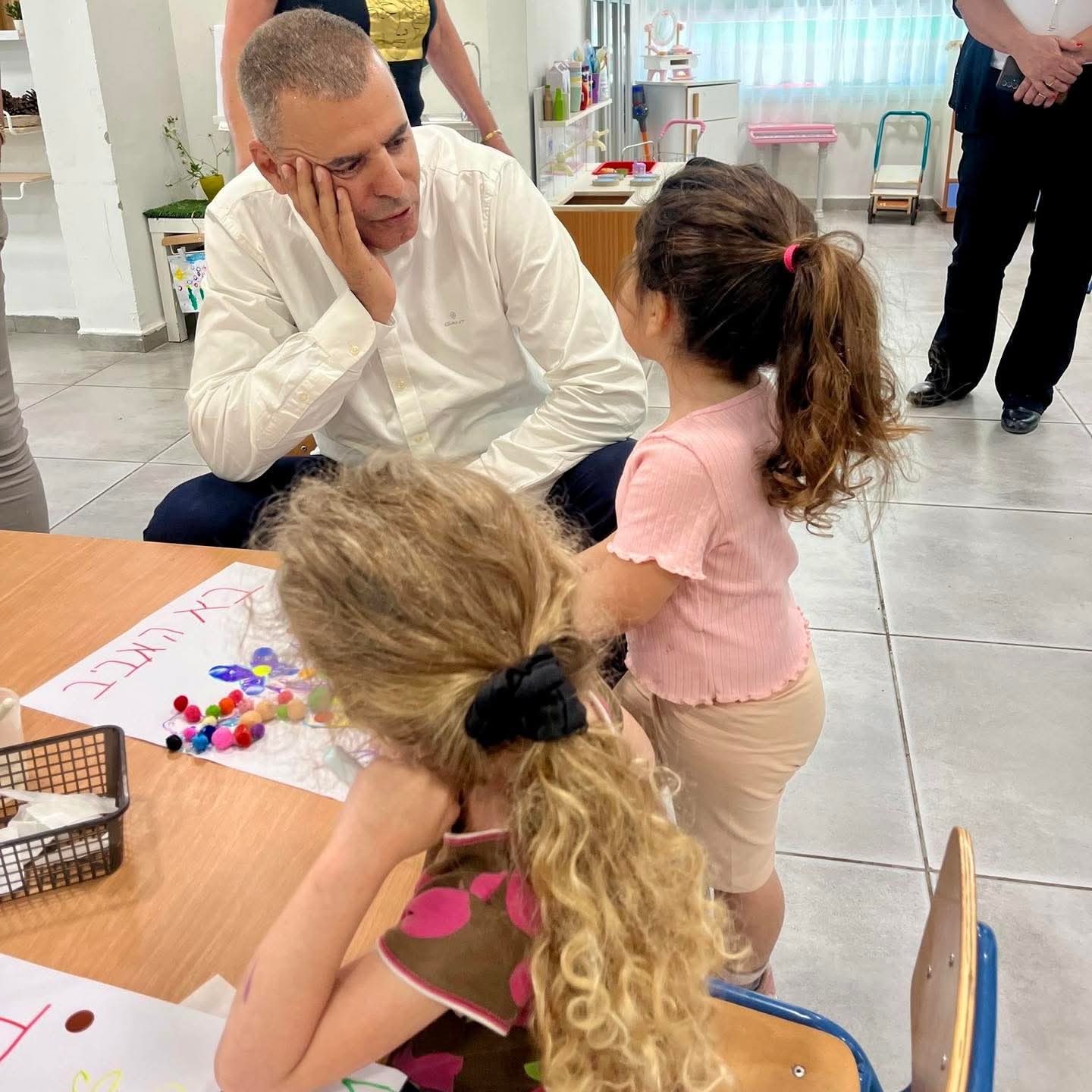 ראש העיר כפר סבא בביקור בגן ילדים בעיר