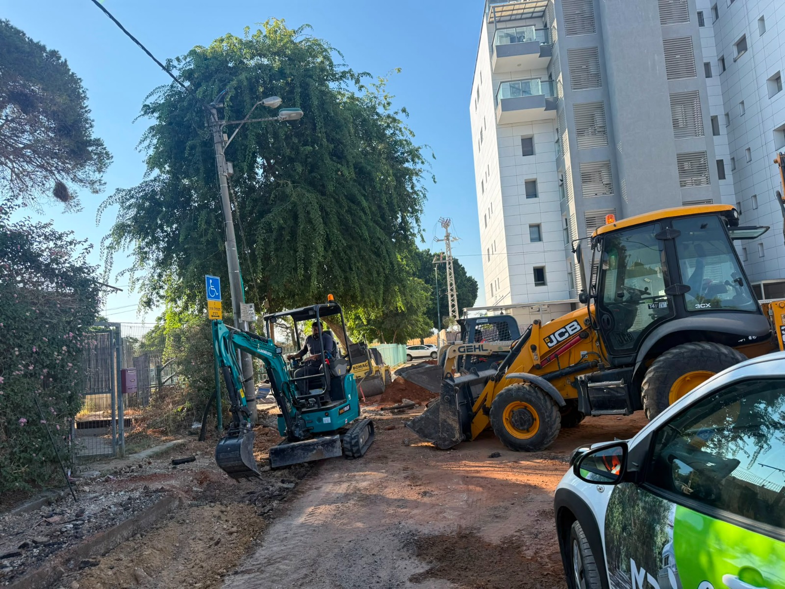 עבודות לחידוש ושדרוג תשתיות בשכונת גבעת אשכול