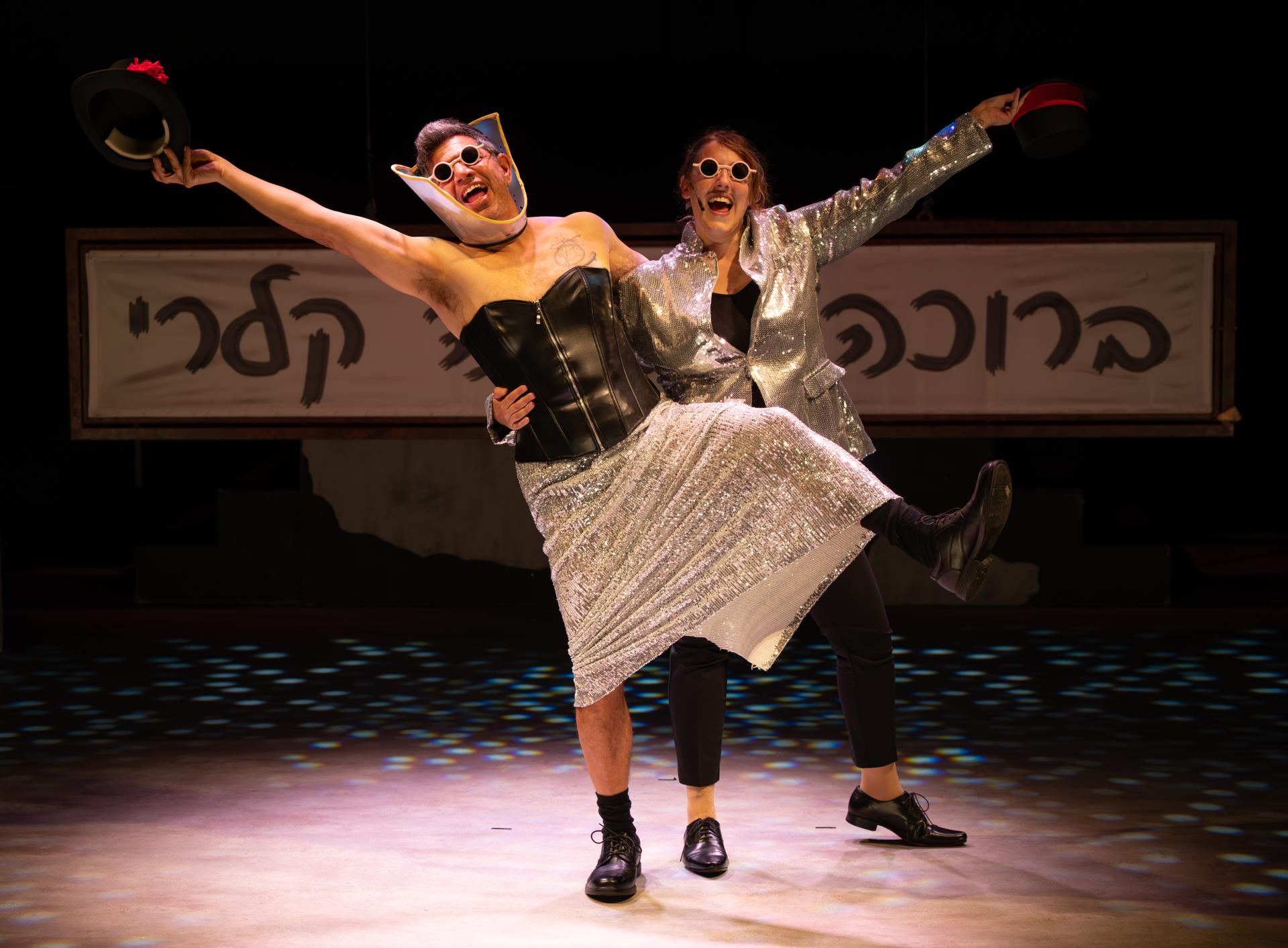 הצגת ביקור הגברת הזקנה באנסמבל תיאטרון כפר סבא