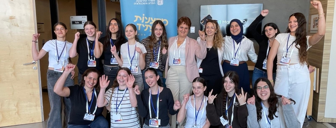 מעבדות וכיתות חדשות בתיכונים, מרכז שוורץ רייסמן למדעים, תלמידי תיכונים מצטיינים