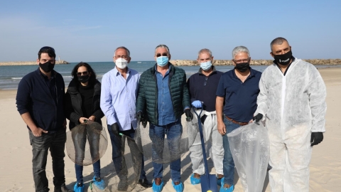 שבעת ראשי רשויות השרון בניקיון חופים