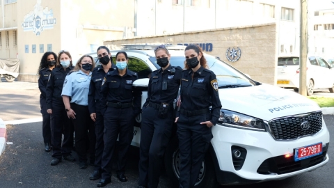 מתנדבות במשרד התנועה במשטרת כפר סבא