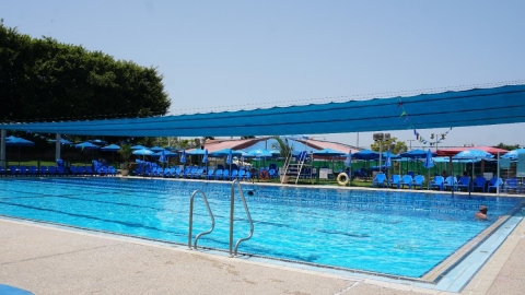 בריכת גלי השרון בכפר סבא