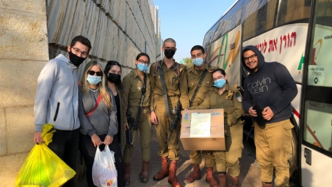 חיילים בכפר סבא