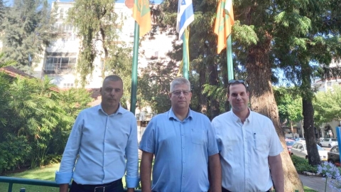 עומדים דקת דומייה היום להזדהות עם משפחות הנעדרים 