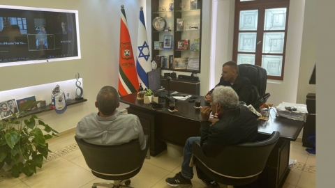 ראש העיר רפי סער בישיבת הערכת מצב מיוחדת שקיים בנושא ביטחון בעיר