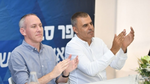 שר התרבות חילי טרופר וראש העיר רפי סער בקבלת הפנים בביקור השר בעיר