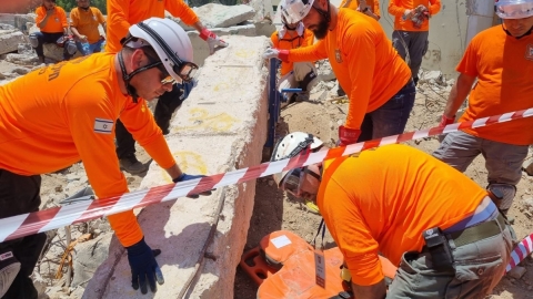 יחידת החילוץ העירונית במהלך תרגיל לדימוי חילוץ לכודים באתר הרס