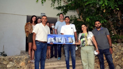 טקס סיום לפרויקט שיפוץ חזיתות בניין בכפר סבא במעמד ראש העיר רפי סער והדיירים