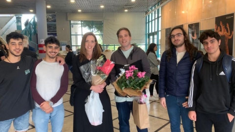 משתתפים בכנס תלמידים בנושא חינוך פורץ דרך בצל המלחמה בכפר סבא