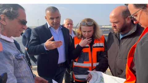 סיור ראש העיר כפר סבא עם מנכלית חברת נתיבי איילון במסגרת פרויקט מסוף לאוטובוסים חשמליים