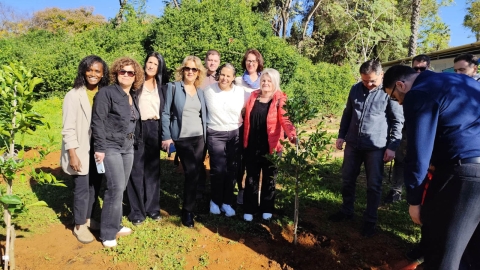המשלחת מקוסובו בחווה החקלאית בכפר סבא