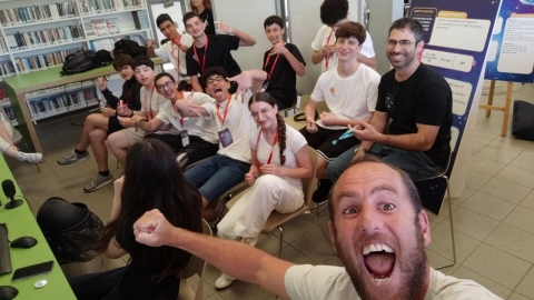 תלמידי חטיבת אילן רמון ברגע הכרזתם כזוכים בתחרות ספייסלאב הארצית