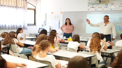 ראש העיר רפי סער בפתיחת שנת הלימודים בכפר סבא