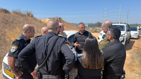 סיור ראש העיר עם כוחות הביטחון באזור קו התפר