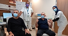 ראש העיר כפר סבא וראש העיר רעננה מתחסנים